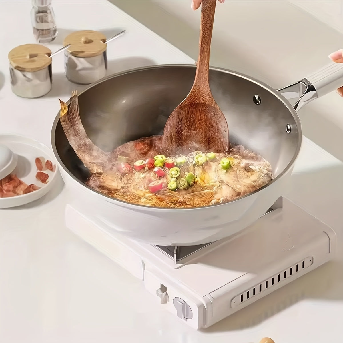 for home Use Non-Stick Frying Pan, Made of Titanium, Uncoated, Ceramic, Flat-Bottom Stir-Fry Pan, Suitable for Gas And Induction Cooktops
